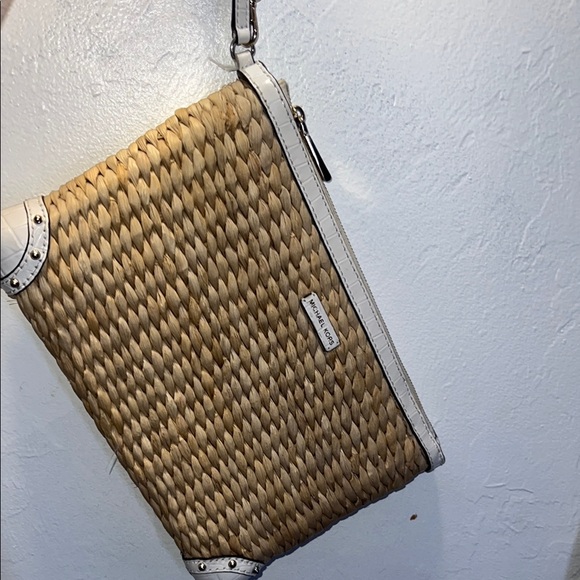 Michael Kors Malibu Woven Wicker Tan & White Chic Clutch Wristlet Purse Bag - Picture 6 of 10